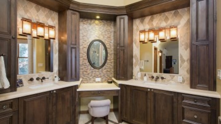 Phoenix Bathroom Remodeling: 6 Modernization Tips
